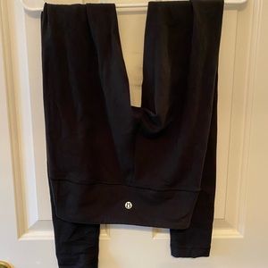 Lululemon black wunder under leggings